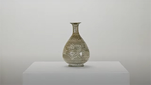 [EN] [분청사기 온라인 특별전_Highlight #1] Buncheong Bottle with Inlaid Fish Design